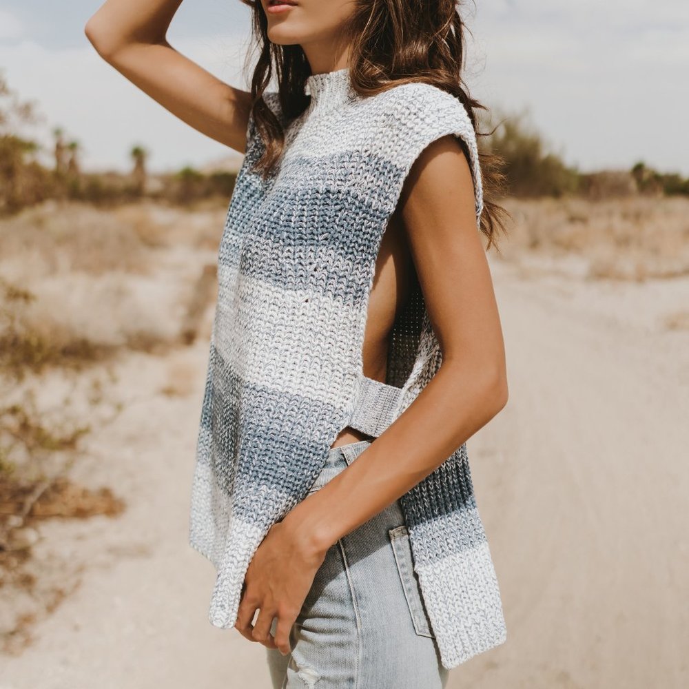 Elan Women's Sleeveless Sweater Top - Picture 3 of 3